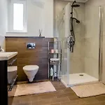 U Basi شقة *